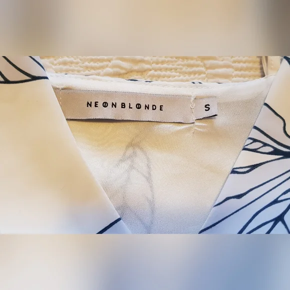 🩵Host Pick🩵 Neon Blonde peplum high low top S - Picture 6 of 11